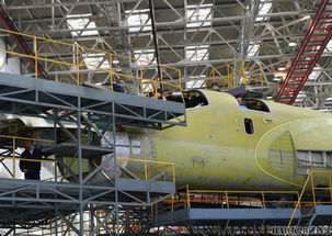 普京视察喀山飞机制造厂 表示将采购更多图 160改进型轰炸机